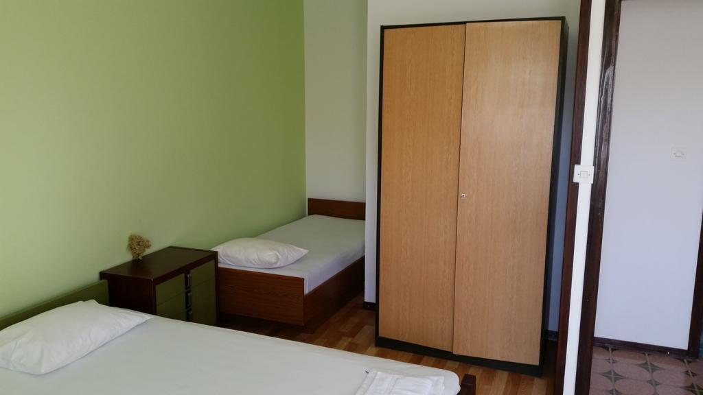 Apartments And Rooms Mirjana 비빈제 객실 사진