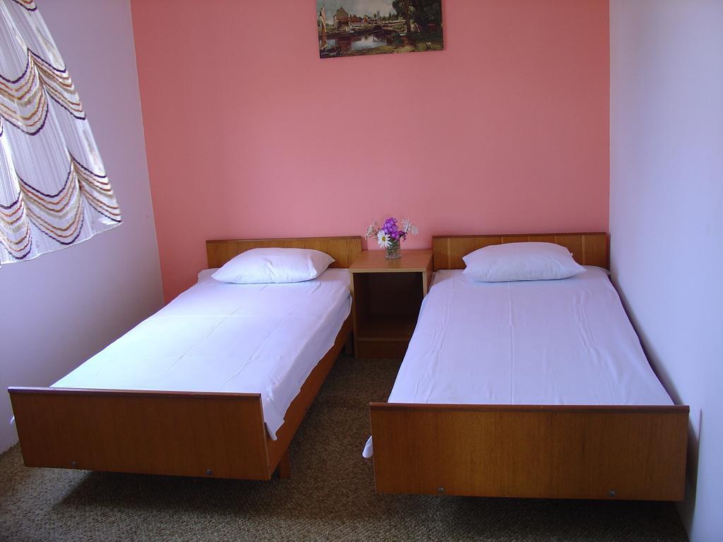 Apartments And Rooms Mirjana 비빈제 객실 사진